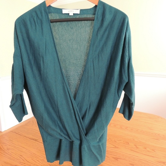 Ann Taylor Tops - Ann Taylor Loft green lightweight knit top OBO